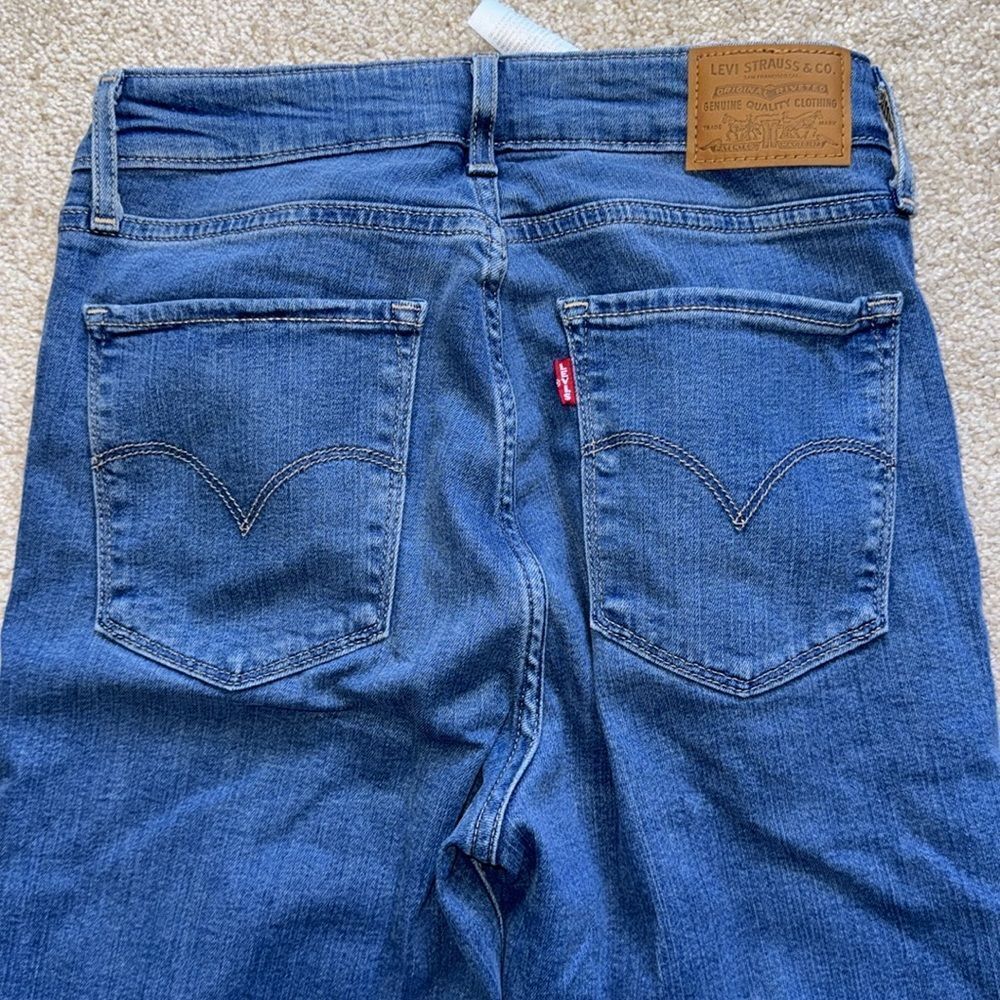 Levi’s High Rise Skinny - 27 - Picture 4 of 5